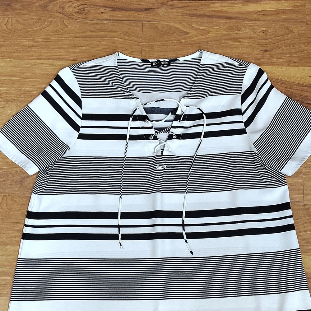 Express Ladies Dress, Ladies Size Medium, Black and White Stripes - Picture 4 of 8